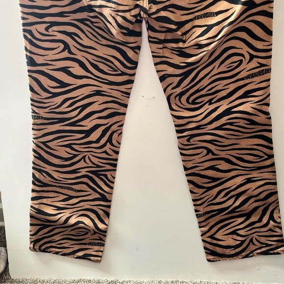 Wrangler Women's High Rise Wild West Purr Print Straight Jeans - Picture 11 of 12